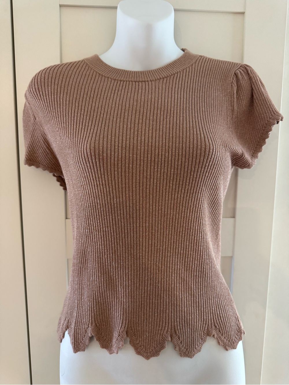 White House Black Market Taupe Ribbed Short Sleeve Top with Scallop Hem
